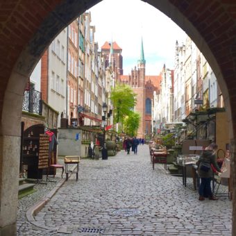 Through t he arch - the beautiful streets of Gdansk Old Town